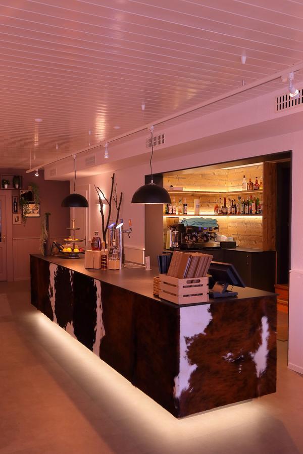 Hotel-Rotisserie La Tour Rouge Delemont Bagian luar foto