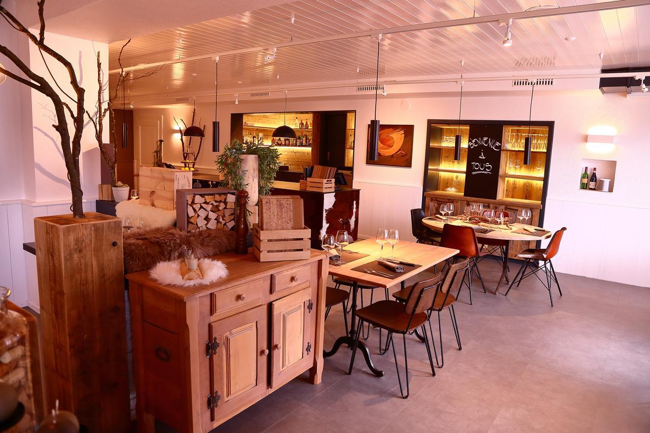 Hotel-Rotisserie La Tour Rouge Delemont Bagian luar foto